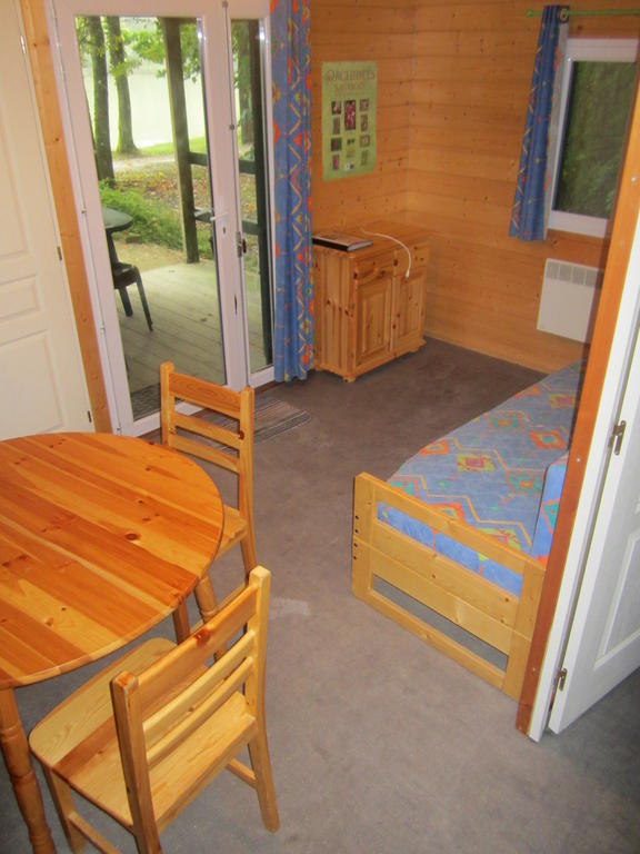 Chalet de La Héronnière Chef-Boutonne Habitación foto
